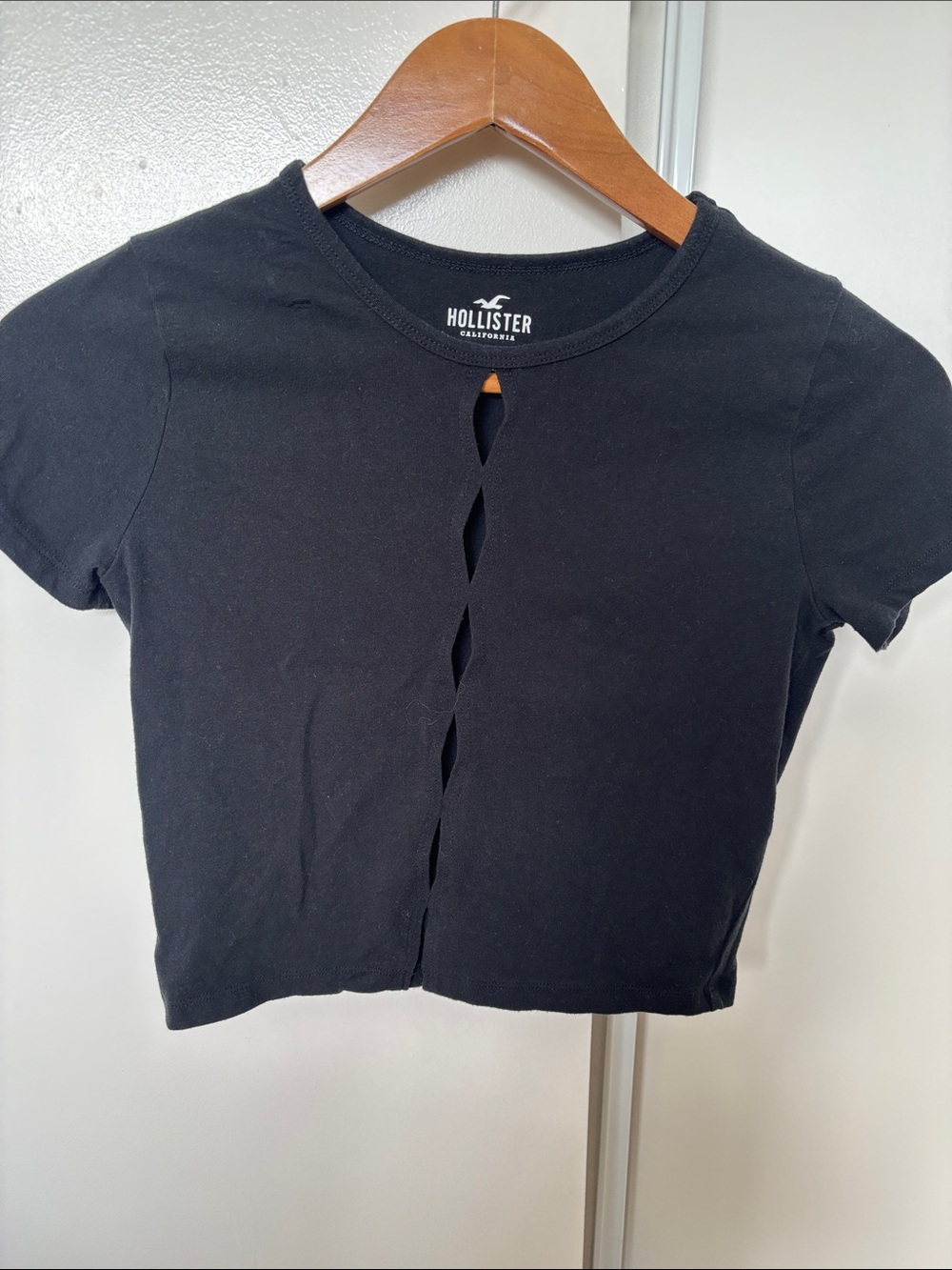 Hollister Black Cropped Twist-Detail Tee-S